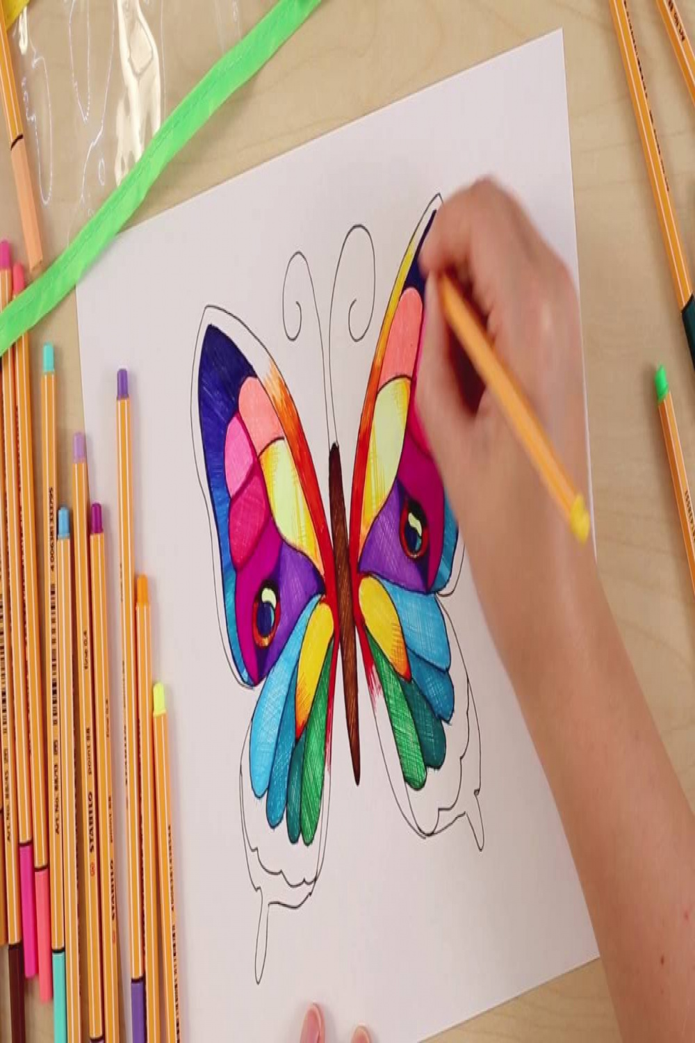 How to draw a butterfly (STABILO Tutorials, intermediate)