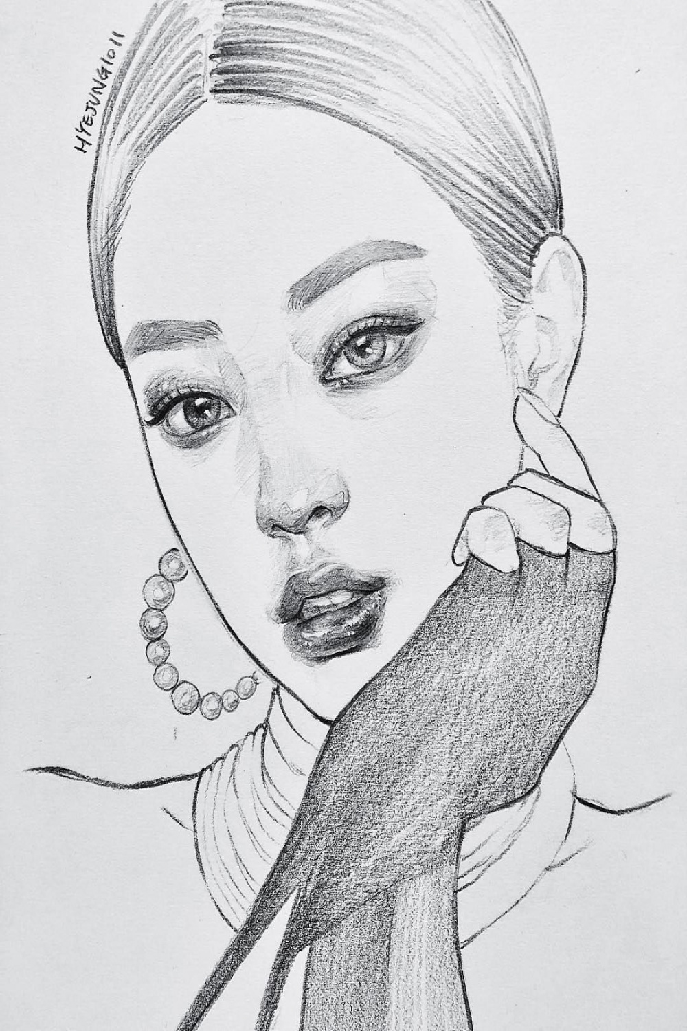 pencil ✏️ sketch portrait of @jennierubyjane drawn by