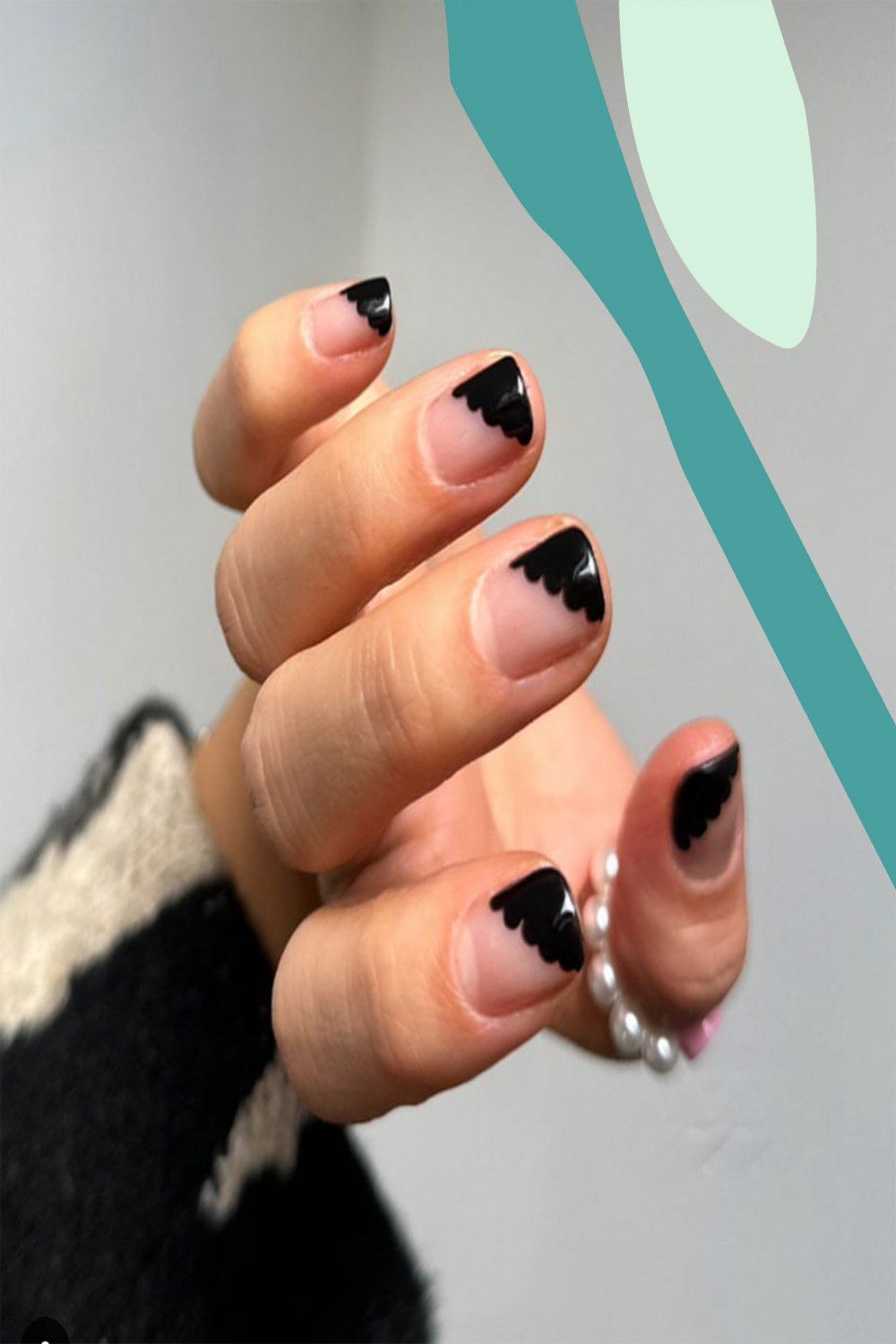 This dot scallop nail art is cool, cute and so easy to DIY