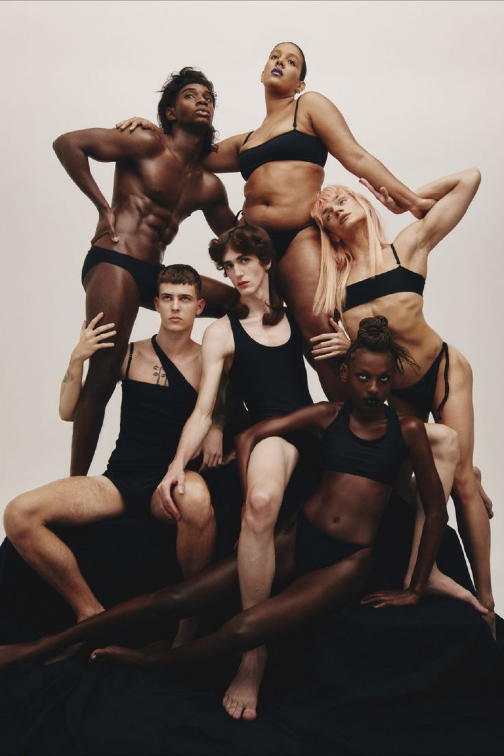 Corpo Quente in   Group pose reference  people, People poses