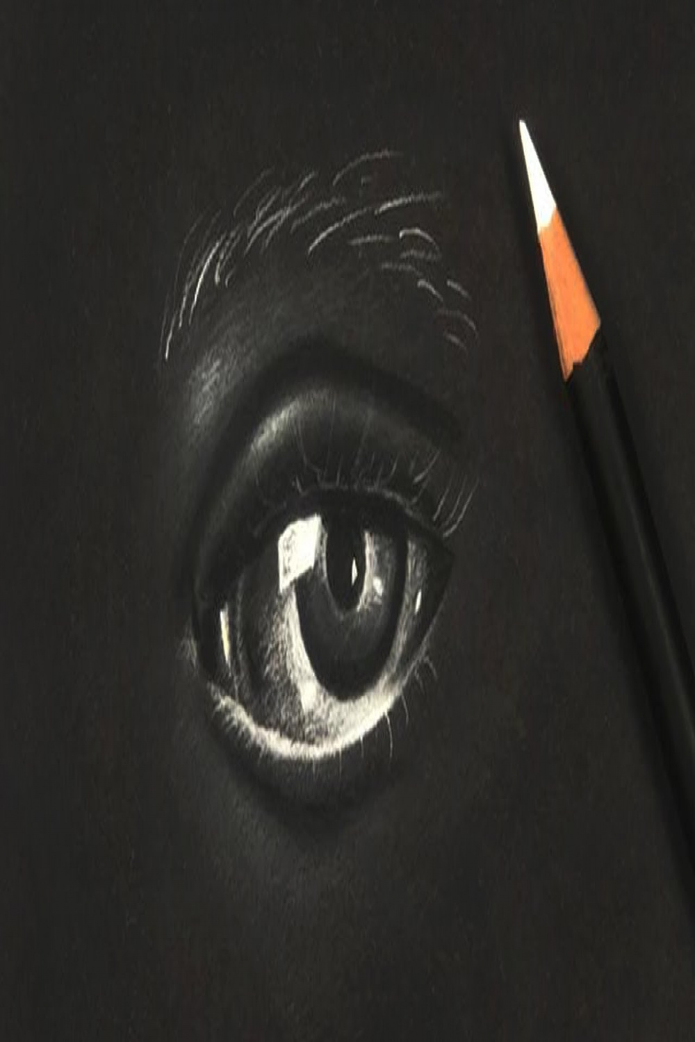 How to draw an EYE on Black Paper