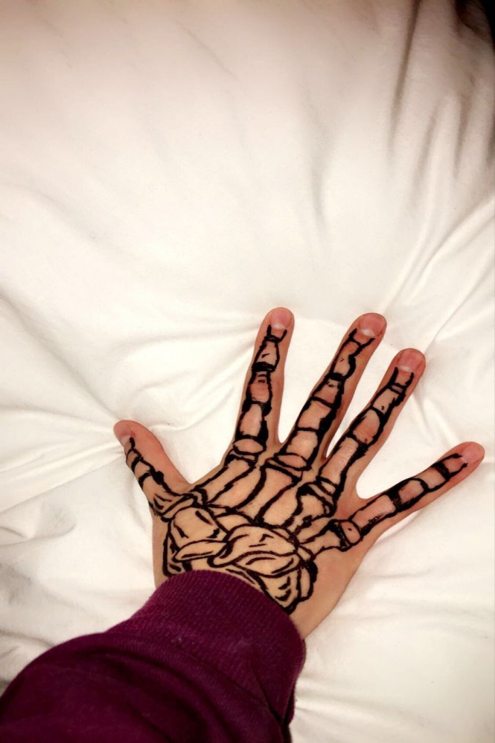 marker skeleton hand  Skeleton hands drawing, Skull hand tattoo