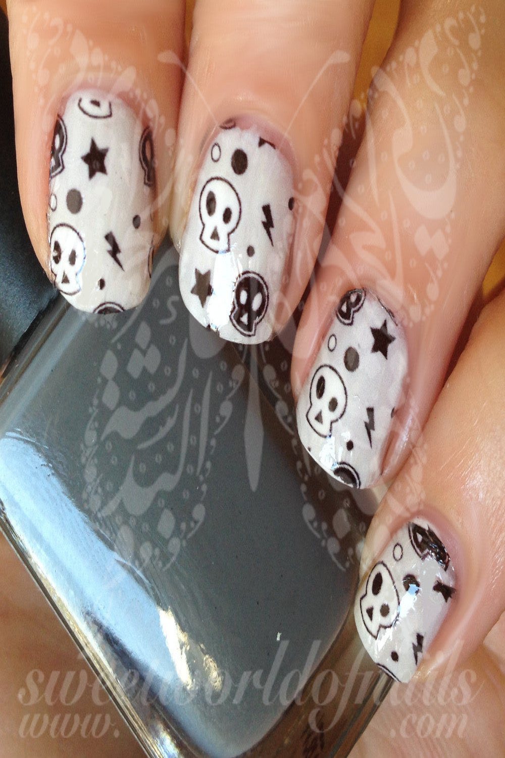 Skull Nail Art
