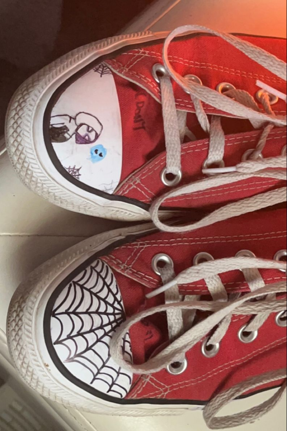 spider-gwen converse in   Doodle shoes, Diy sneakers