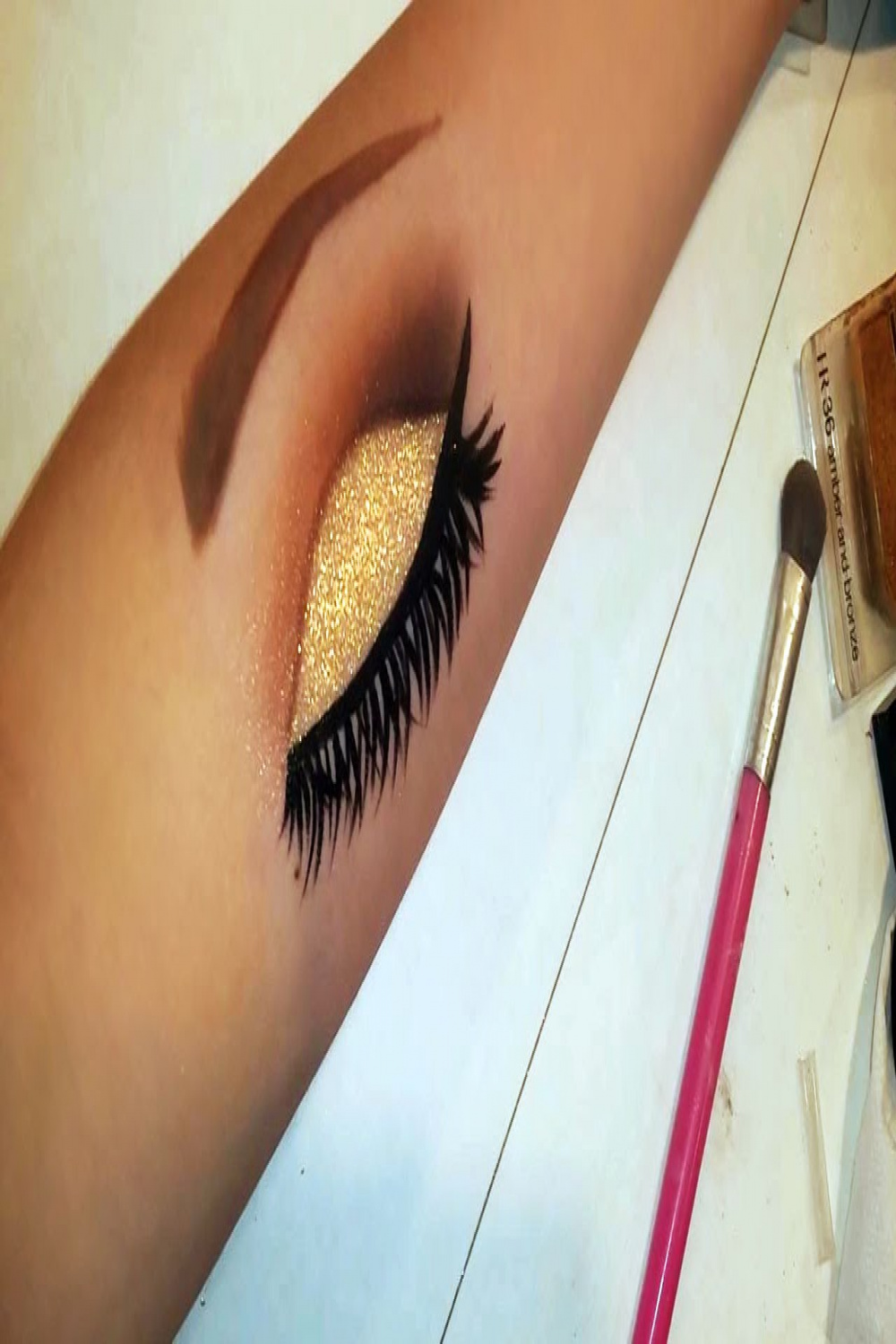 How To Draw Eye Makeup On Your Arm!!