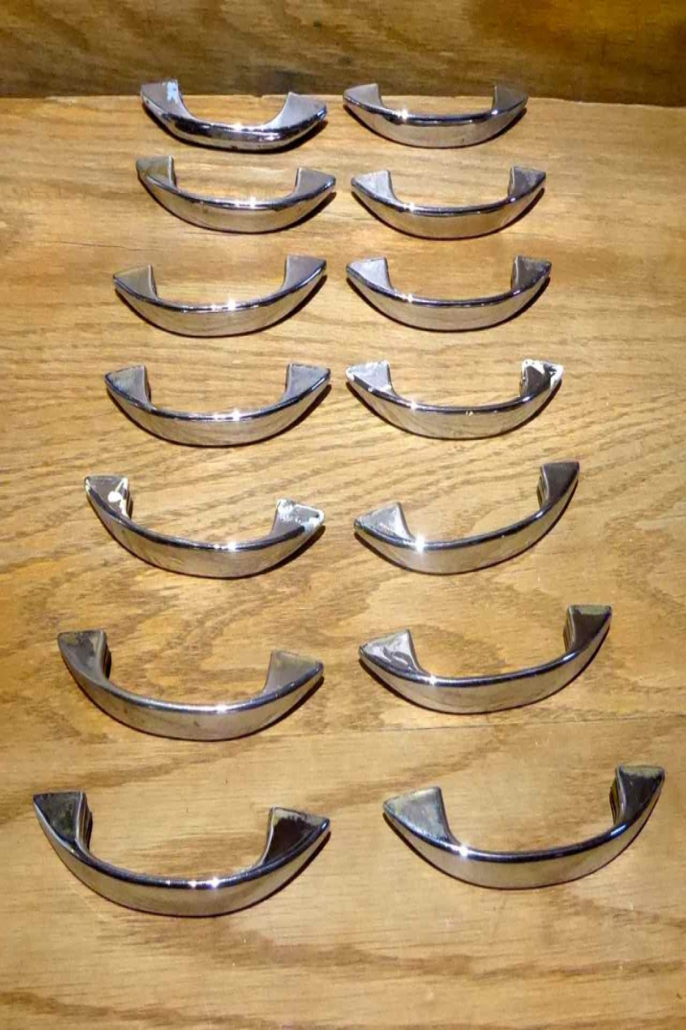 IC - Vintage Art Deco Cupboard Or Drawer Pulls - Legacy