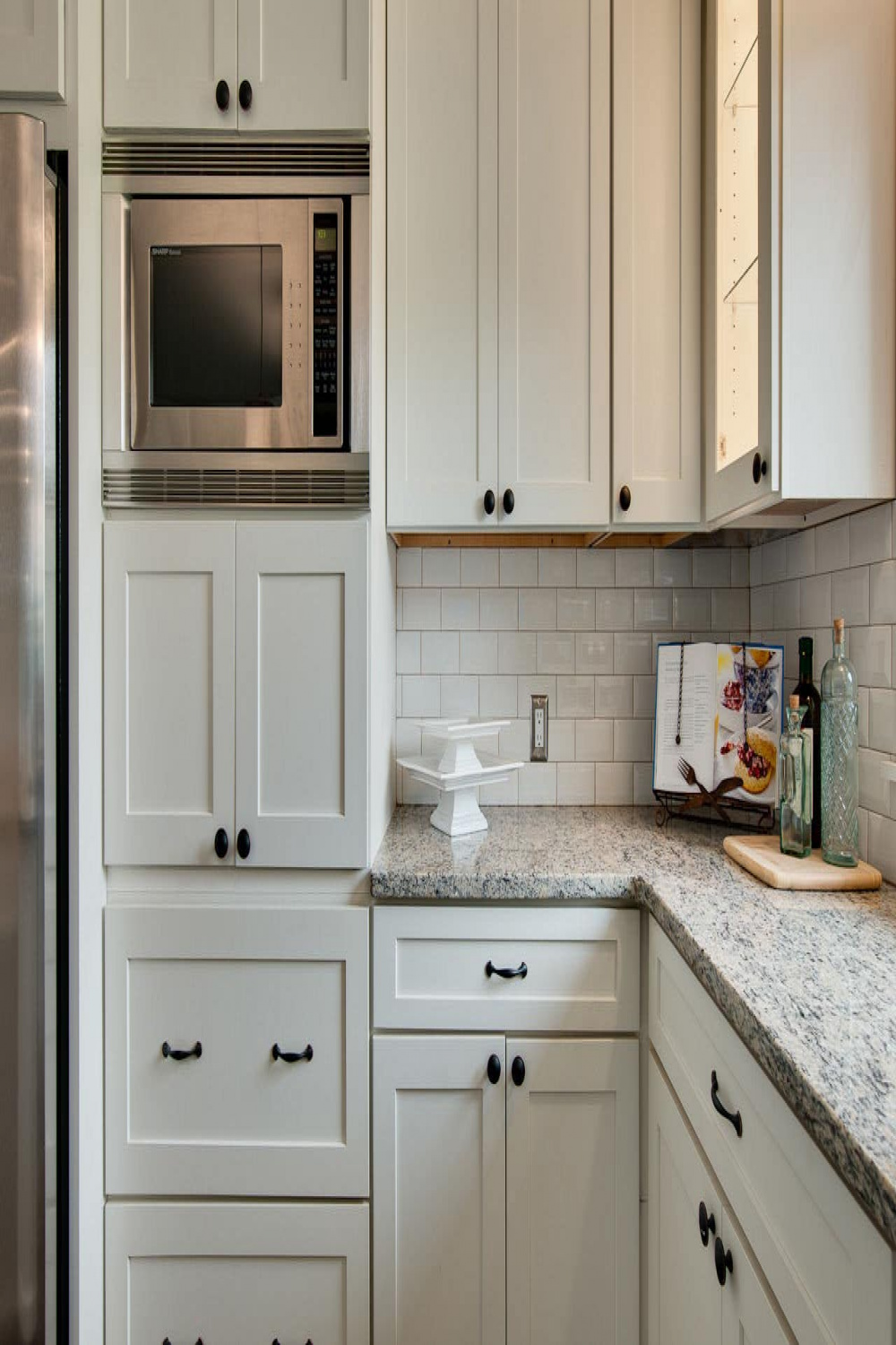 Learn How to Place Kitchen Cabinet Knobs and Pulls - CliqStudios
