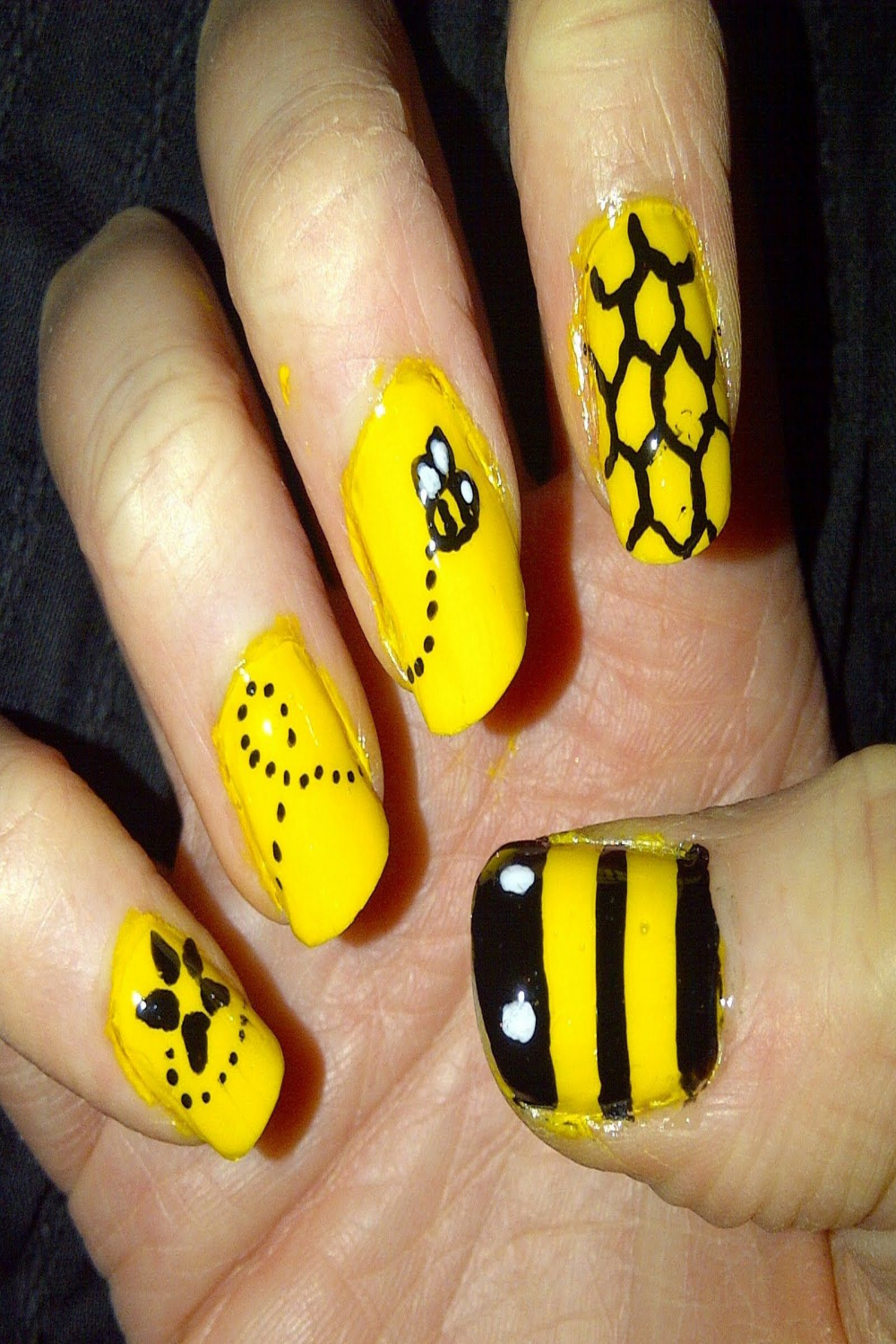 Nail Daze: Bumble Bee Nails  Bumble bee nails, Bee nails, Yellow